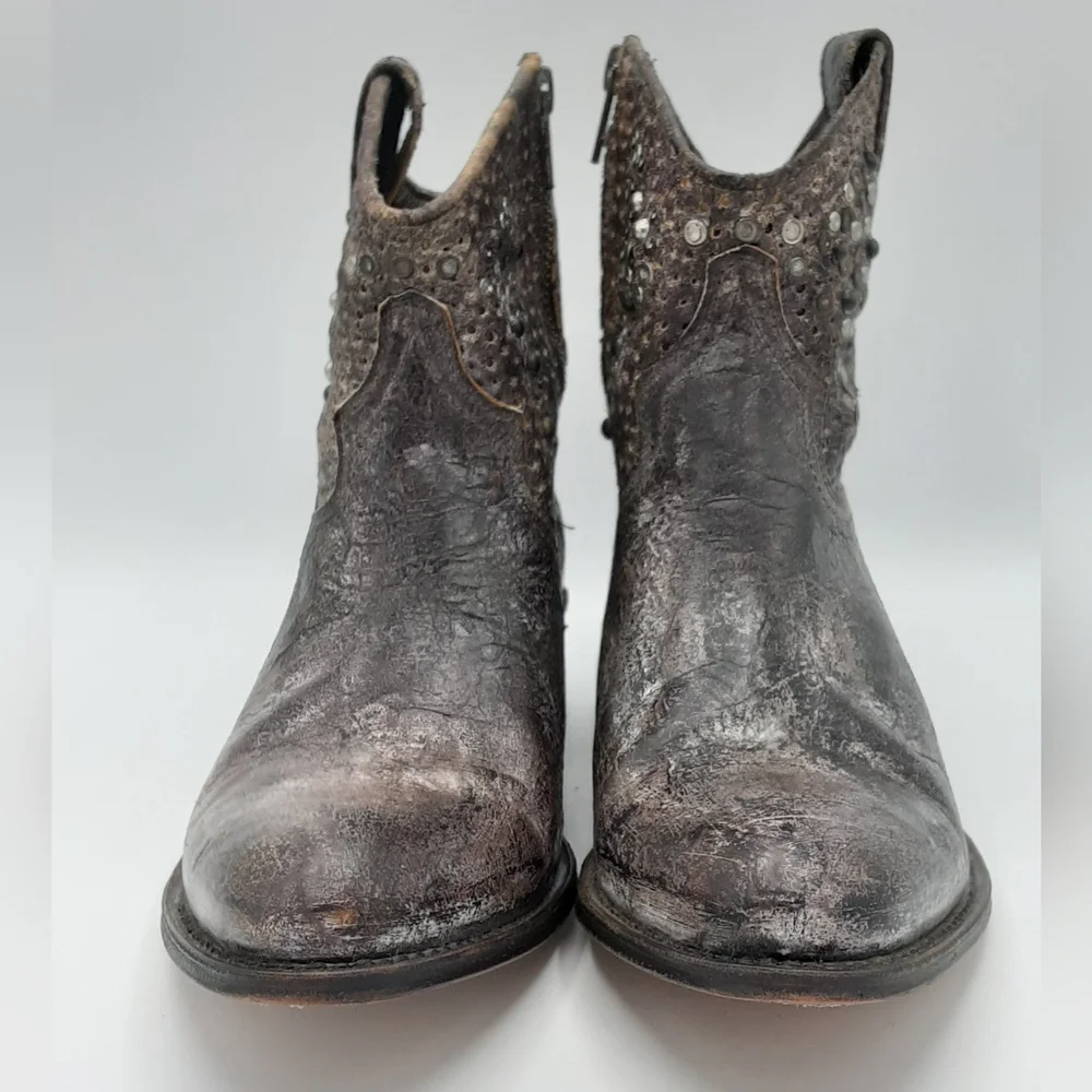 Frye Deborah Studded Metallic Leather Ankle Short Boots. - Picture 9 of 16